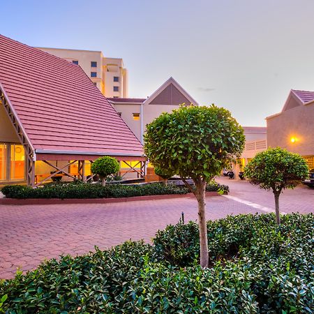 Courtyard Hotel Sandton Johannesburg Exterior photo