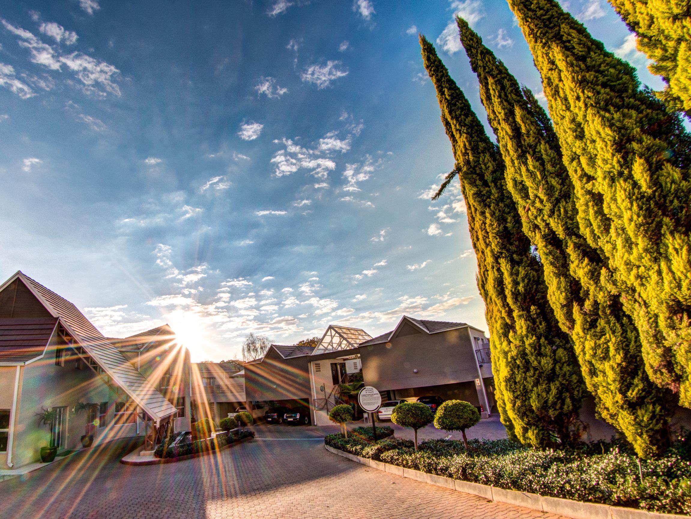 Courtyard Hotel Sandton Johannesburg Exterior photo